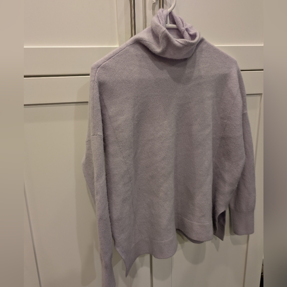 Club Monaco Cashmere Sweater - Picture 4 of 16
